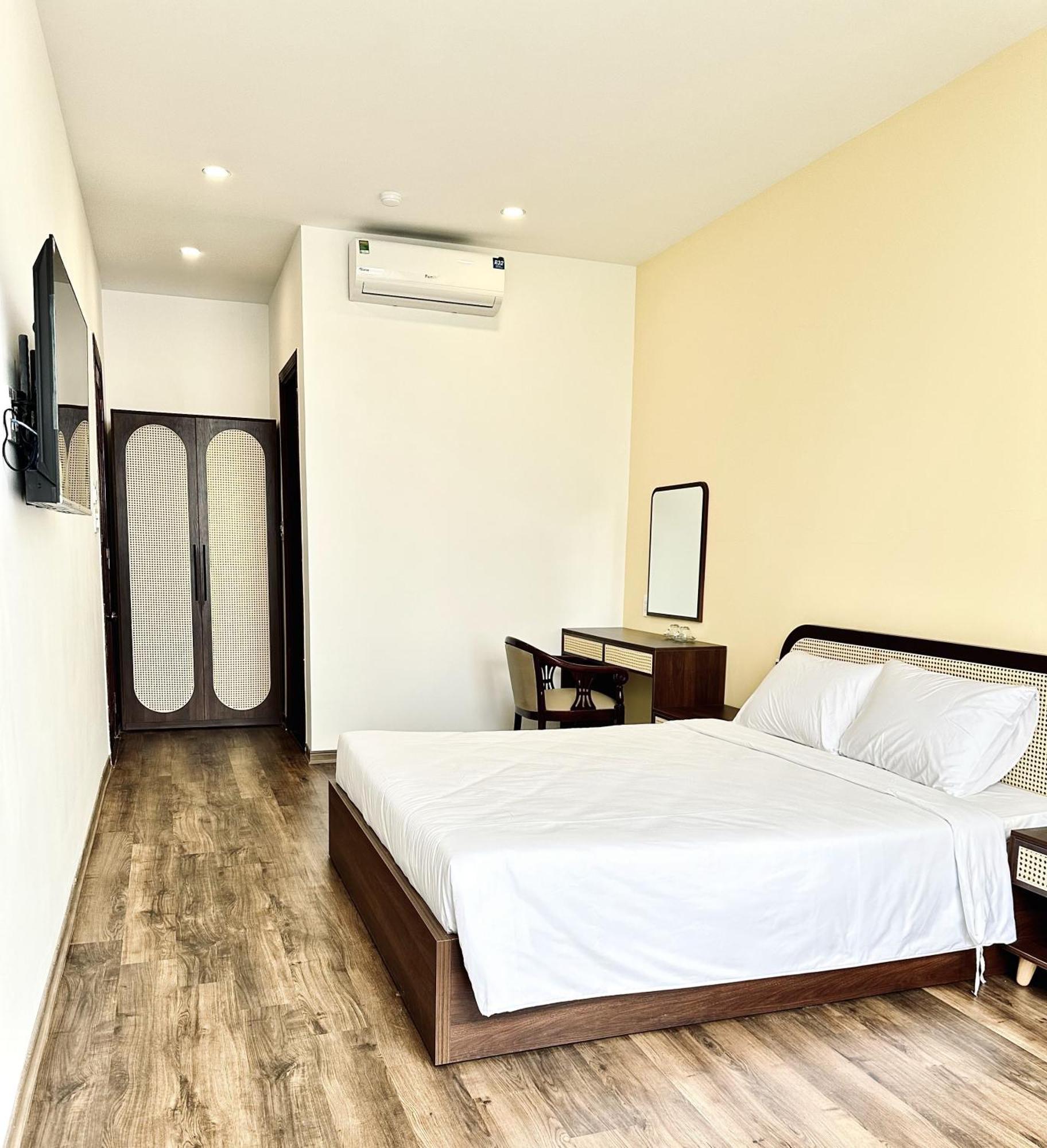 Hotel Riverine & Cafeteria