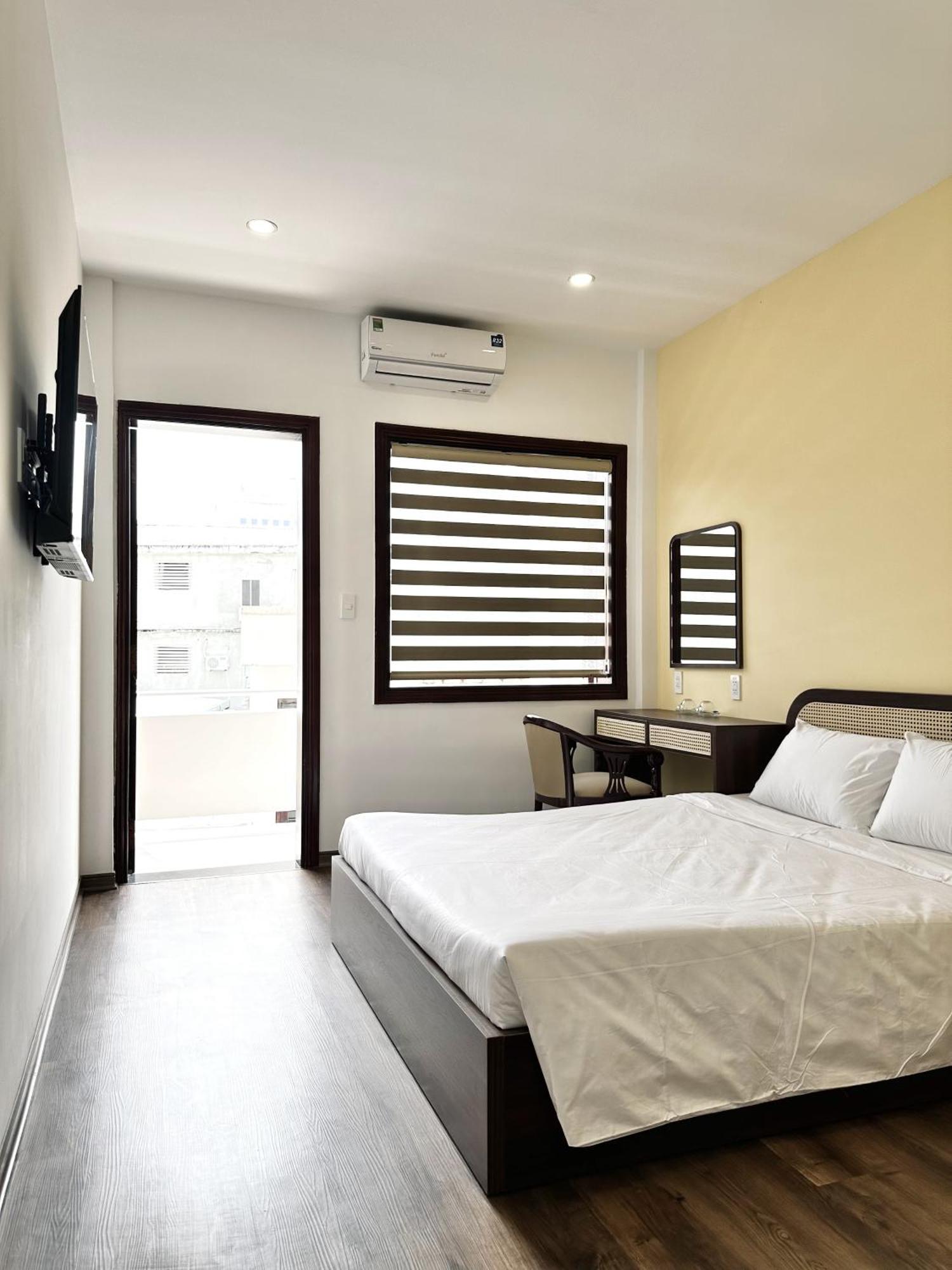 Riverine & Cafeteria Hotel