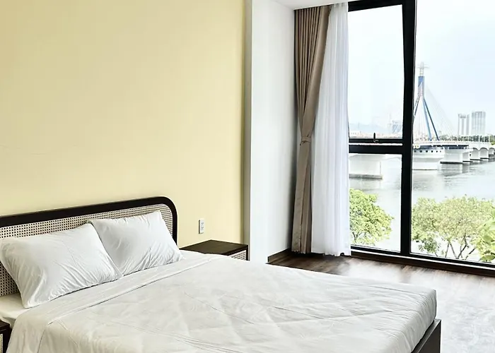 Han Riverine Hotel & Cafeteria Danang